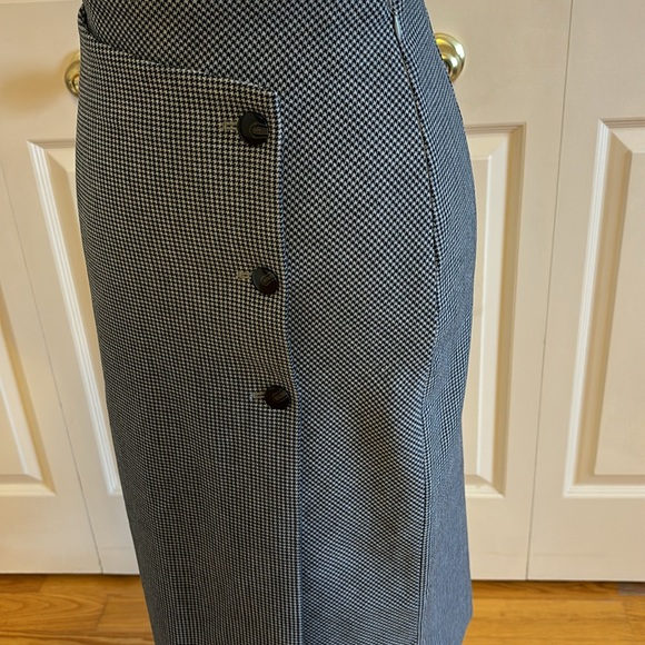 NWOT Babaton Houndstooth Wrap Style Skirt - Picture 4 of 10